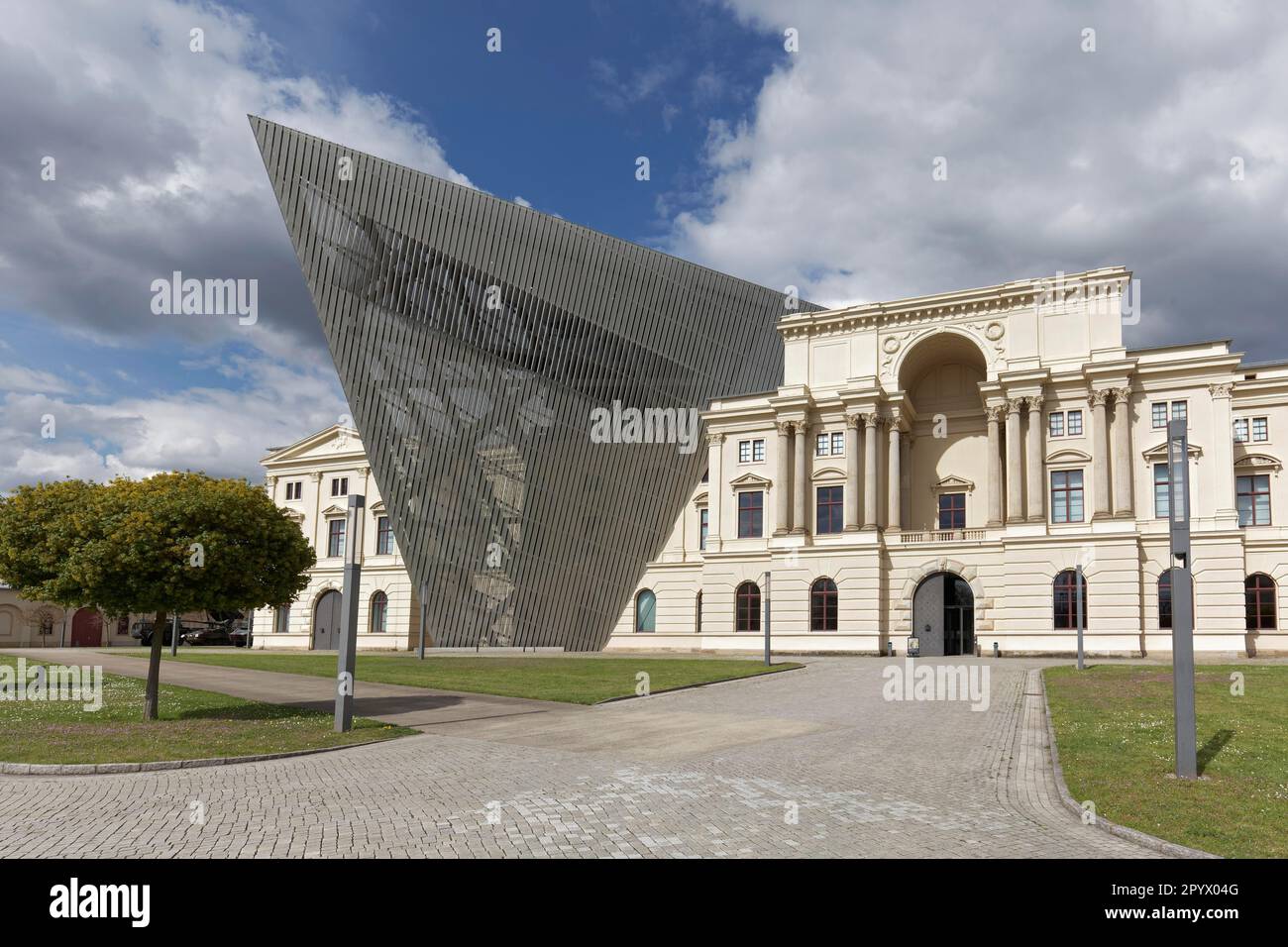Musée d'histoire militaire des forces armées allemandes, architecte Daniel Libeskind, Dresde, Saxe, Allemagne Banque D'Images