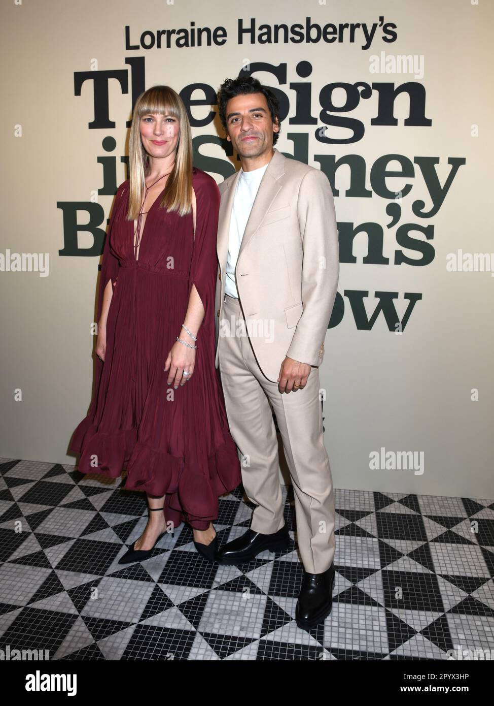 5 mai 2023, New York, New York, Etats-Unis : Elvira Lind et Oscar Isaac assistent à la « fenêtre du signe dans Sidney Brustein » de Lorraine Hansberry pour célébrer le retour de Broadway avec un spectacle spécial de gala et après la fête à l'hôtel Virgin de New York. (Credit image: © photo image Press via ZUMA Press Wire) USAGE ÉDITORIAL SEULEMENT! Non destiné À un usage commercial ! Banque D'Images 5 mai 2023, New York, New York, Etats-Unis : Elvira Lind et Oscar Isaac assistent à la « fenêtre du signe dans Sidney Brustein » de Lorraine Hansberry pour célébrer le retour de Broadway avec un spectacle spécial de gala et après la fête à l'hôtel Virgin de New York. (Credit image: © photo image Press via ZUMA Press Wire) USAGE ÉDITORIAL SEULEMENT! Non destiné À un usage commercial ! Banque D'Images