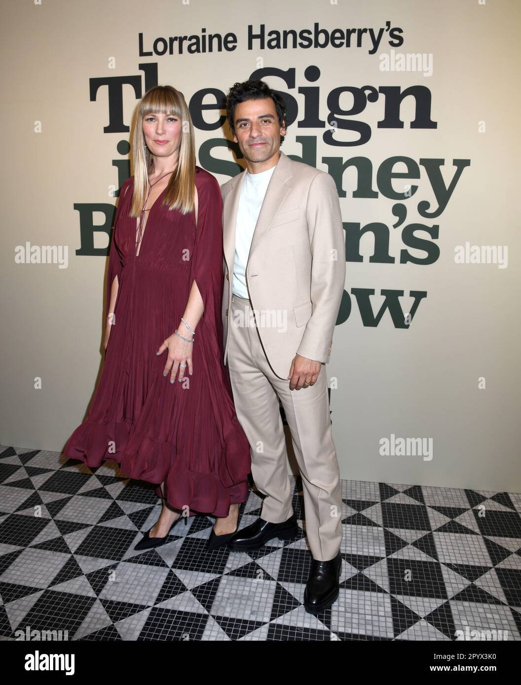 5 mai 2023, New York, New York, Etats-Unis : Elvira Lind et Oscar Isaac assistent à la « fenêtre du signe dans Sidney Brustein » de Lorraine Hansberry pour célébrer le retour de Broadway avec un spectacle spécial de gala et après la fête à l'hôtel Virgin de New York. (Credit image: © photo image Press via ZUMA Press Wire) USAGE ÉDITORIAL SEULEMENT! Non destiné À un usage commercial ! Banque D'Images 5 mai 2023, New York, New York, Etats-Unis : Elvira Lind et Oscar Isaac assistent à la « fenêtre du signe dans Sidney Brustein » de Lorraine Hansberry pour célébrer le retour de Broadway avec un spectacle spécial de gala et après la fête à l'hôtel Virgin de New York. (Credit image: © photo image Press via ZUMA Press Wire) USAGE ÉDITORIAL SEULEMENT! Non destiné À un usage commercial ! Banque D'Images