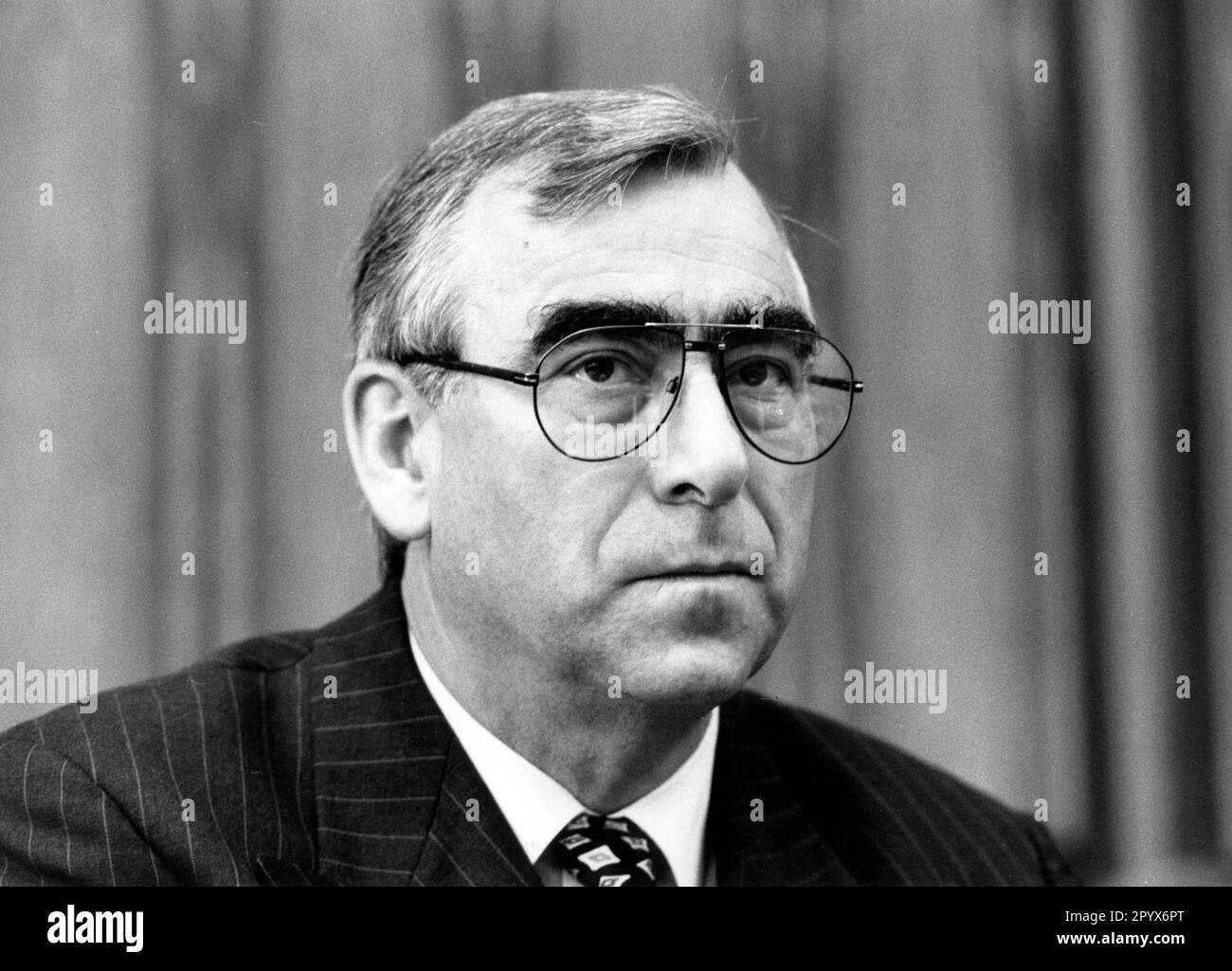 Dr. Theo Waigel, homme politique, Allemagne, CSU, portraits de 1993 à 1994 Banque D'Images