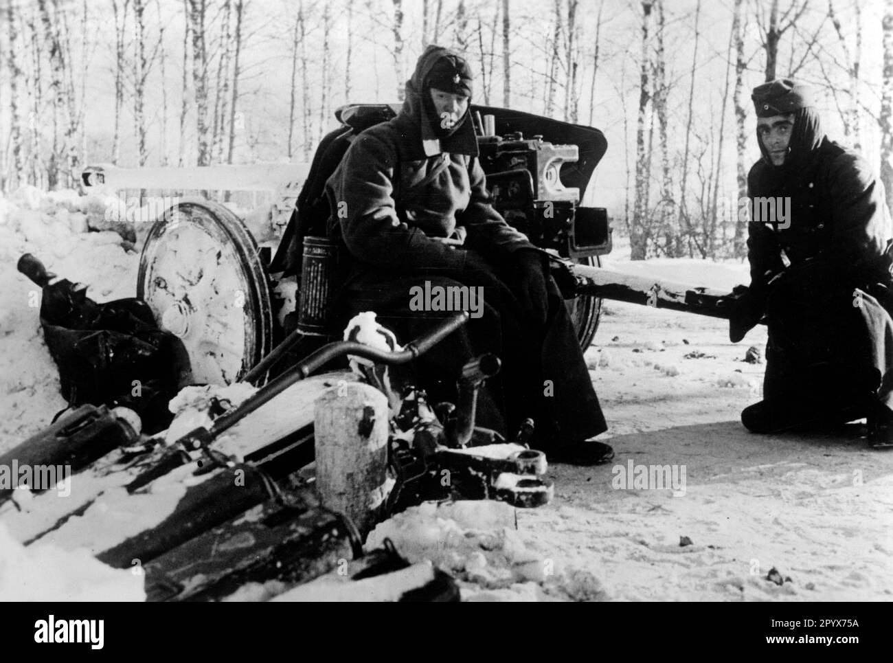 Soldats allemands avec un 5cm Pak 38 devant Moscou. Photo: Dehl. [traduction automatique] Banque D'Images