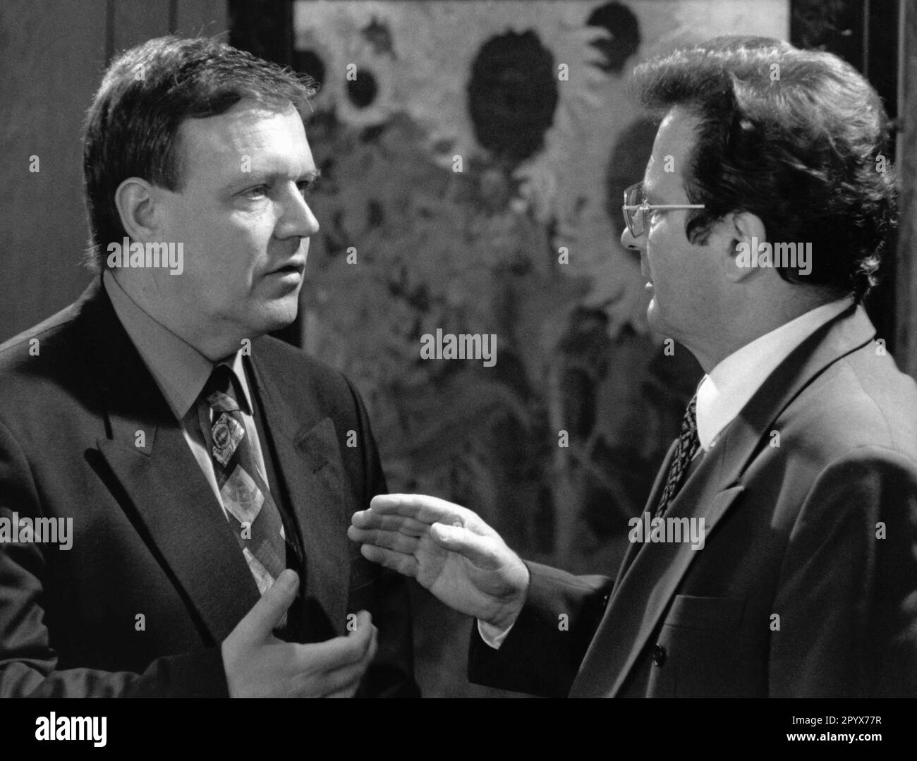 Volker Rühe en conversation avec Klaus Kinkel. [traduction automatique] Banque D'Images