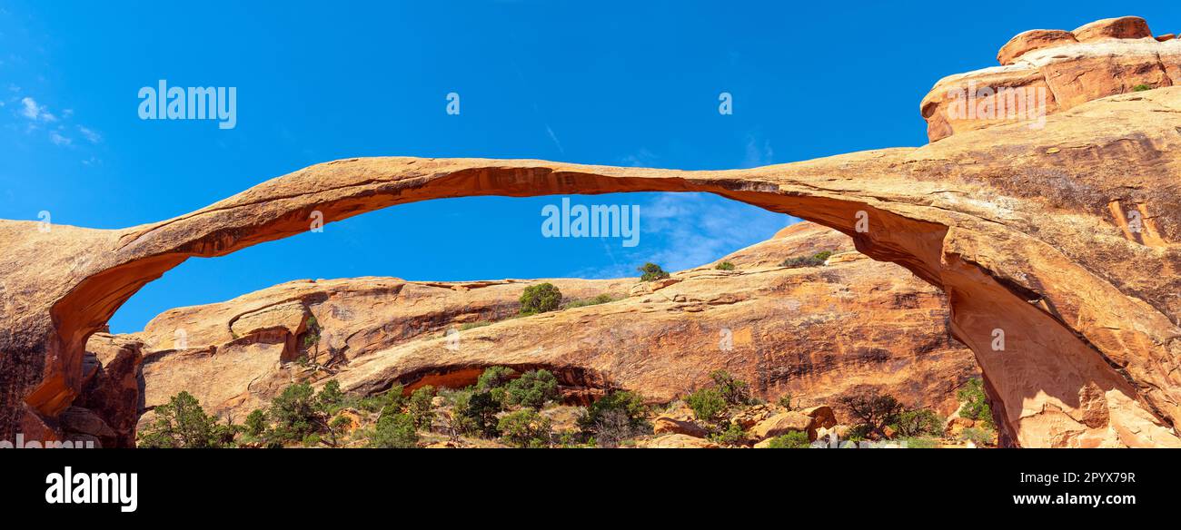 Panorama de Landscape Arch, Moab, parc national d'Arches, Utah, États-Unis. Banque D'Images