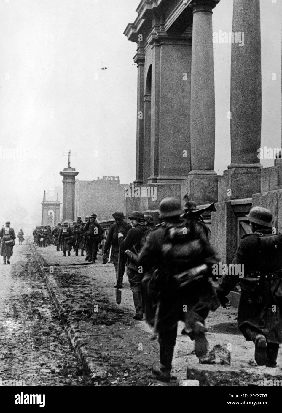 Groupe de l'armée allemande Sud pendant la capture de Kharkov (Kharkiv), Ukraine. Photo: Mittelstaedt [traduction automatique] Banque D'Images