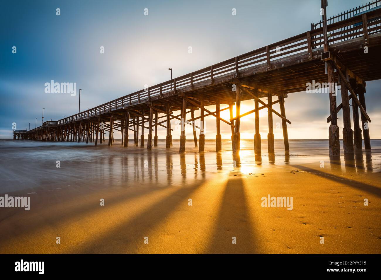 la jetée de newport beach au coucher du soleil, californie Banque D'Images