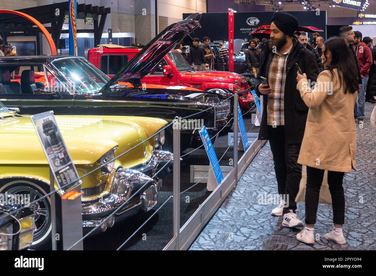 Toronto, ON, Canada - 21 février 2023 : les véhicules à roues chaudes grandeur nature du garage à roues chaudes des légendes et des voitures collectrices sont présentés à Banque D'Images