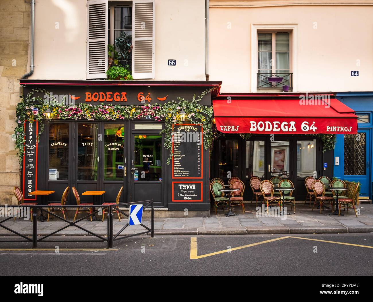 Paris, France, octobre 2022, vue sur Bodega 64, un restaurant espagnol dans le quartier 4th de la capitale Banque D'Images
