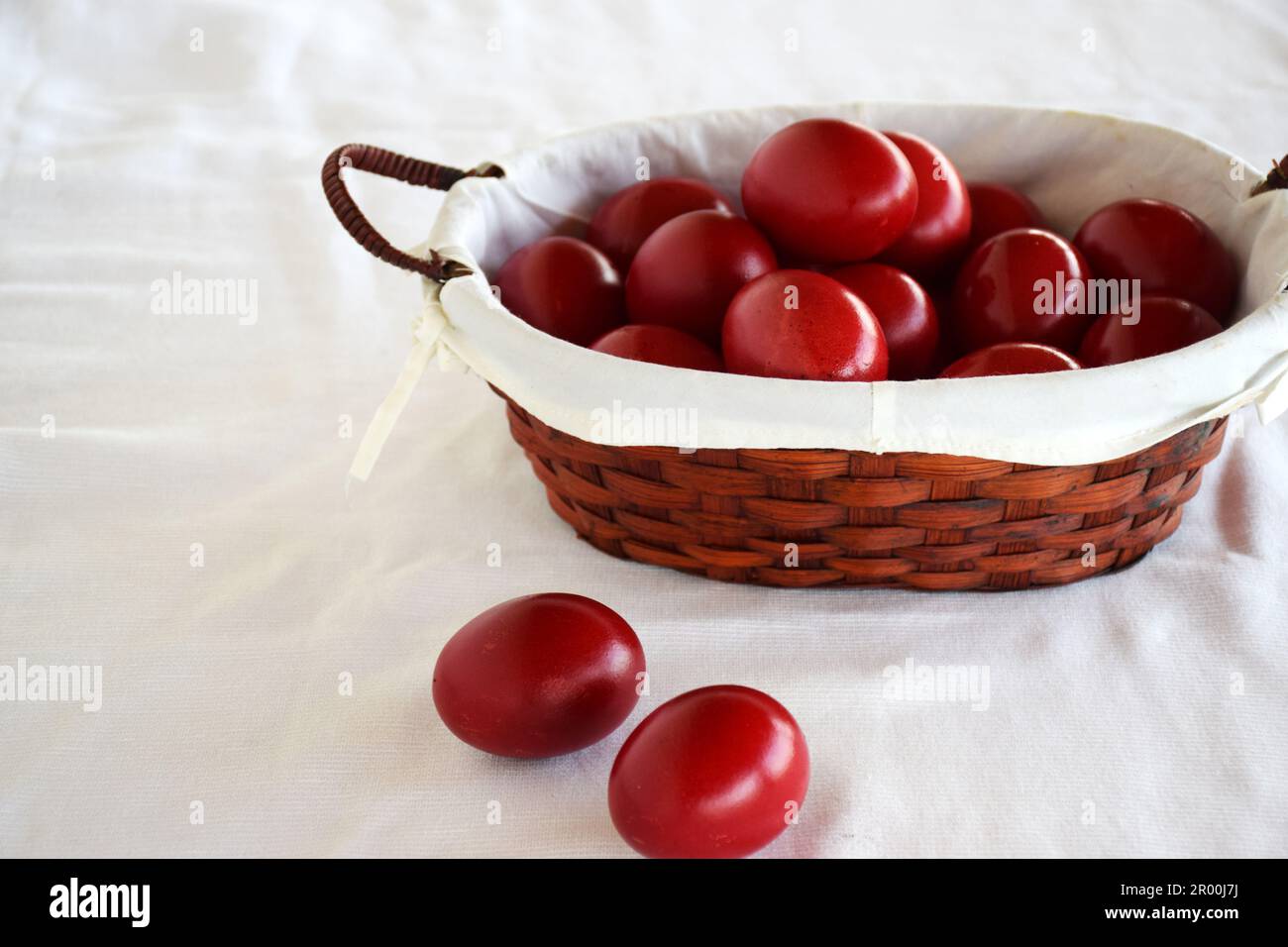 oeufs rouges, pâques grecques, oeufs, pâques orthodoxes, pasticha Banque D'Images