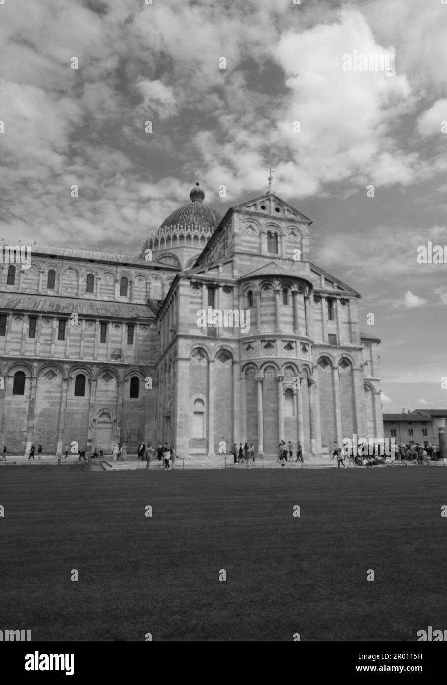 italie , Pise, 30 -04-2023 : PAYSAGE Piazza del Duomo avec cathédrale fanous et tour inclinable. Pise, Italie Banque D'Images