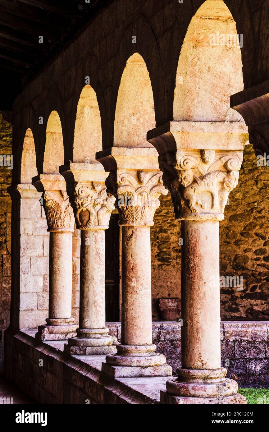 Capitales, cloître du 12th siècle, monastère bénédictin de Sant Miquel de Cuixa, année 879, Pyrénées orientales, France, europe Banque D'Images