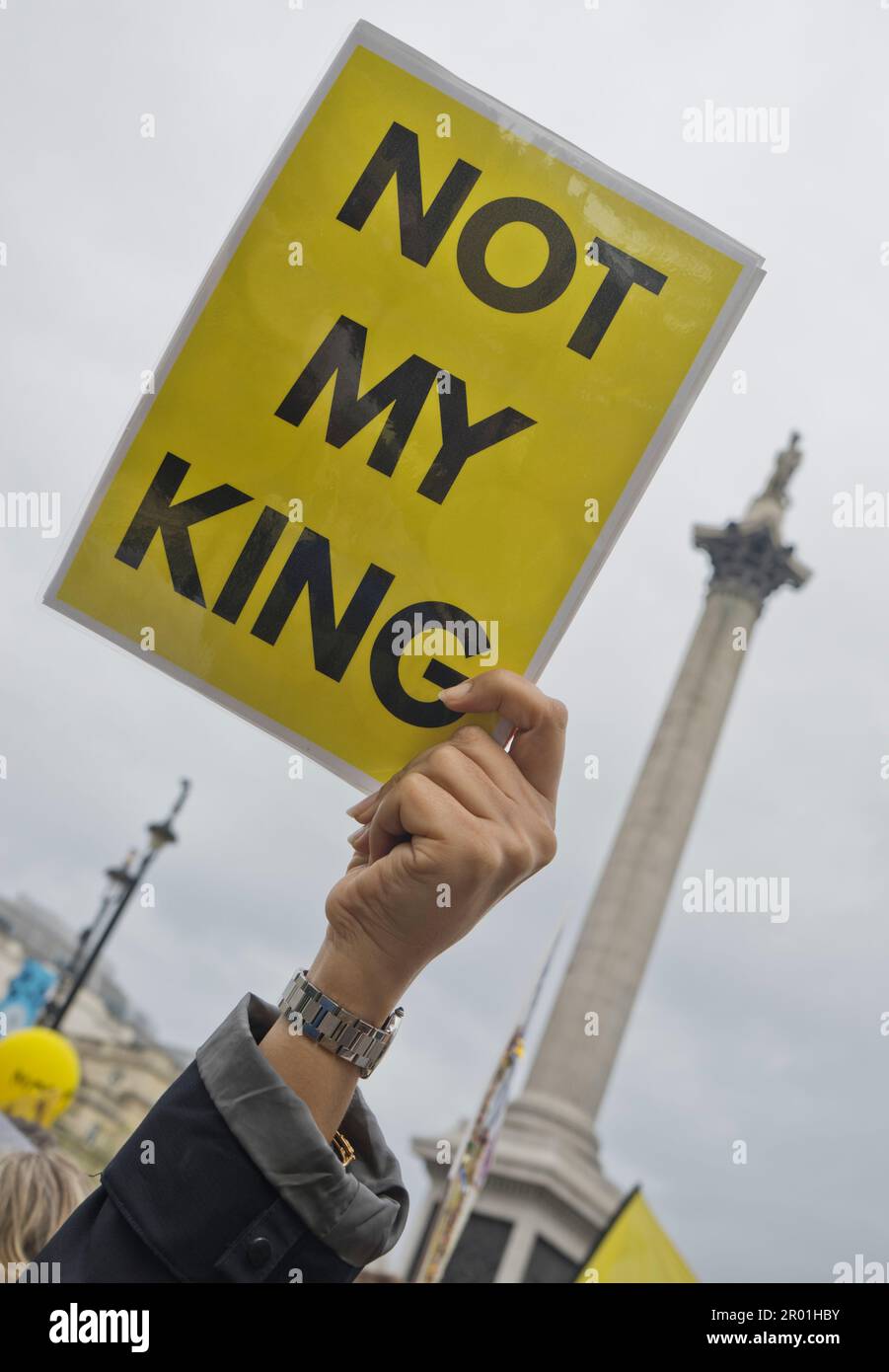 Les manifestants républicains anti-monarchistes se réunissent à Trafalgar Square pendant le couronnement du roi Charles III à Londres, en Angleterre, au Royaume-Uni Banque D'Images