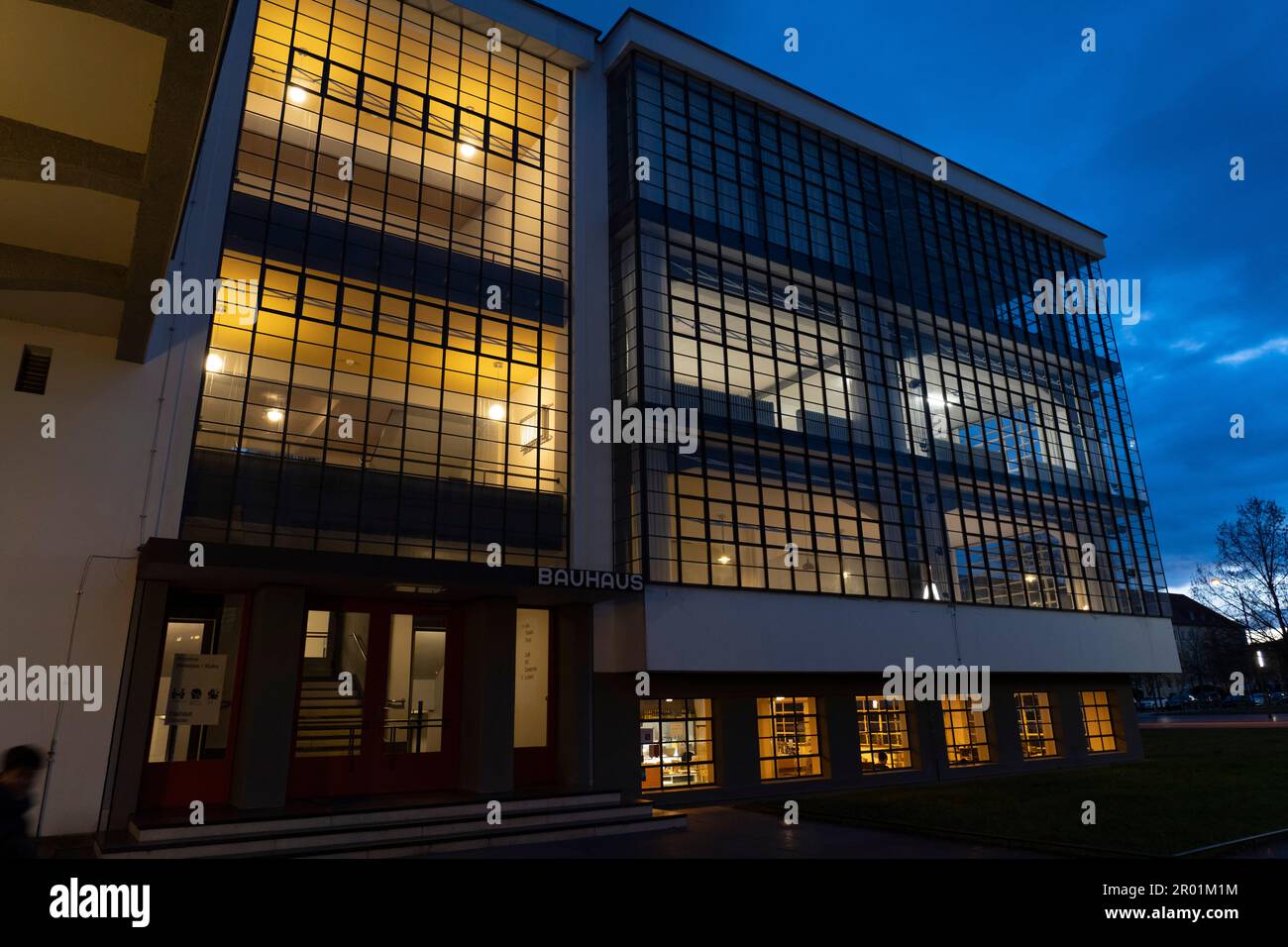 Mur-rideau de verre sur la façade, bauhaus School, Dessau, République fédérale d'Allemagne. Banque D'Images