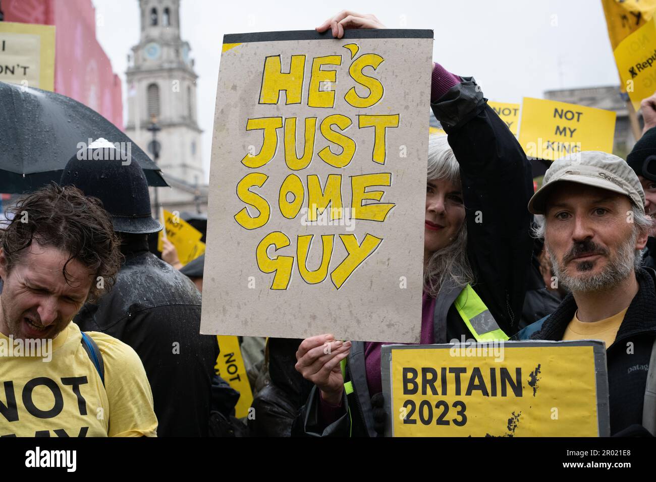 Londres, Royaume-Uni. 6 mai 2023. Les manifestants anti-monarchie organisés par la République organisent un rassemblement « pas mon roi » le jour du couronnement du roi Charles III Crédit : Ron Fassbender/Alamy Live News Banque D'Images