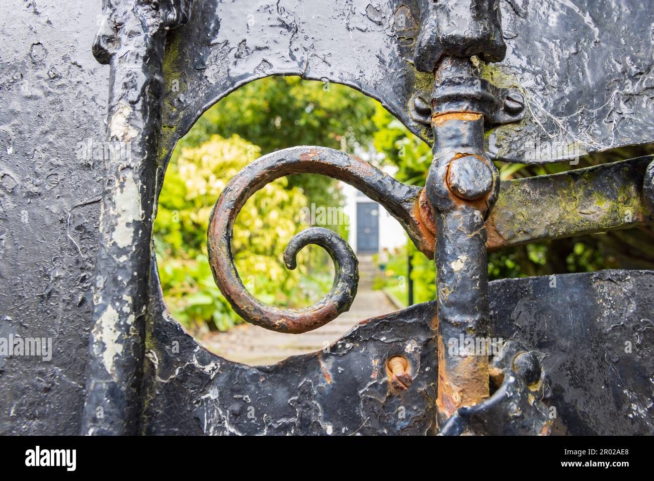 Cours de façade ornementaux entourés de murs le long de la rivière Lee dans la province de Cork Munster en Irlande en Europe Banque D'Images