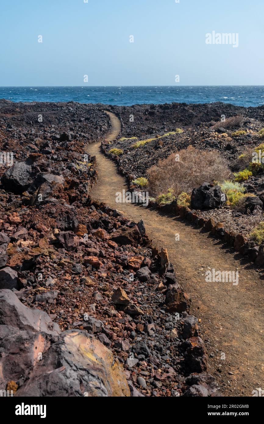 Sentier volcanique dans la ville de Tamaduste situé sur la côte de l'île d'El Hierro, îles Canaries, Espagne Banque D'Images