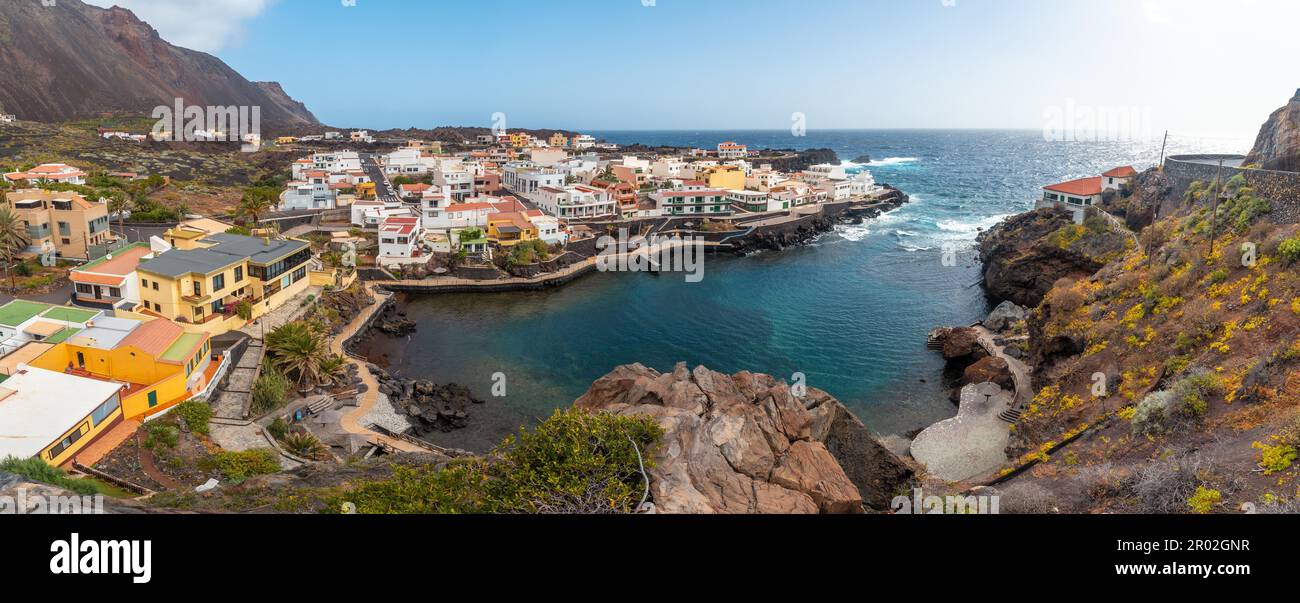 Panoramique de la ville de Tamaduste situé sur la côte de l'île d'El Hierro dans les îles Canaries, Espagne Banque D'Images
