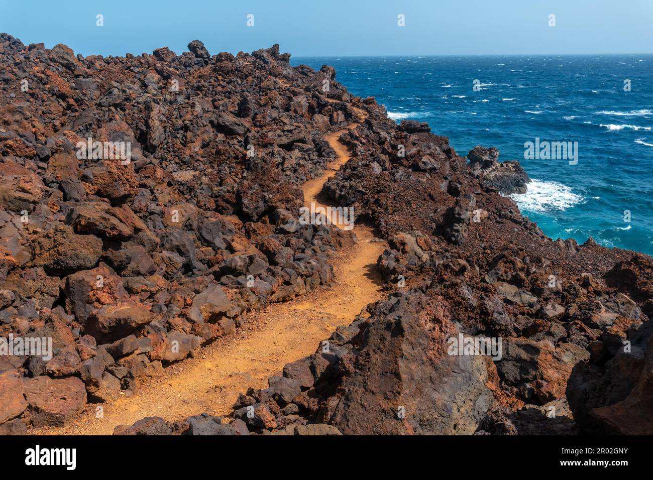 Sentier volcanique dans le village de Tamaduste sur la côte de l'île d'El Hierro, îles Canaries, Espagne Banque D'Images