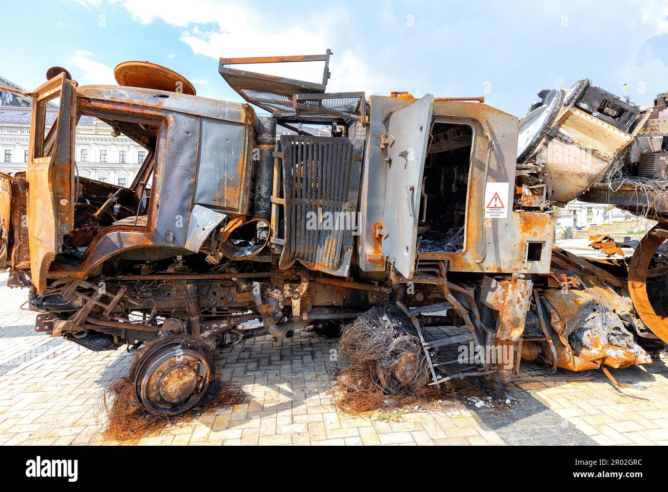 Une exposition d'équipements militaires russes rouillés détruits pendant les combats lors de l'invasion russe de l'Ukraine. Kiev, Ukraine. Banque D'Images