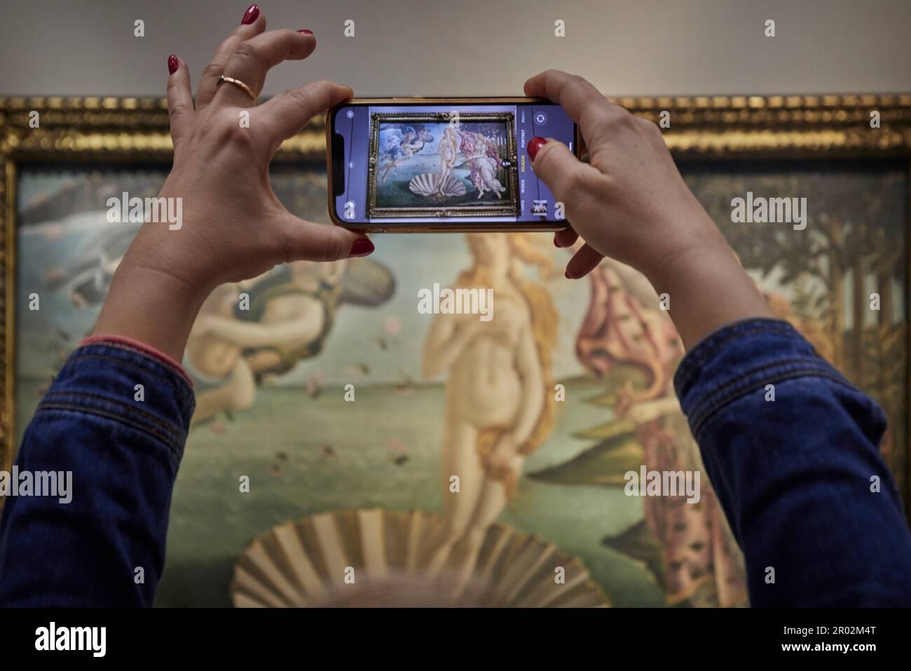 Tourisme avec la naissance de Vénus. Intérieur de la Galleria degli Uffizi, Florence, Florence, Toscane, Italie, Italie, Europe. 2023 Banque D'Images