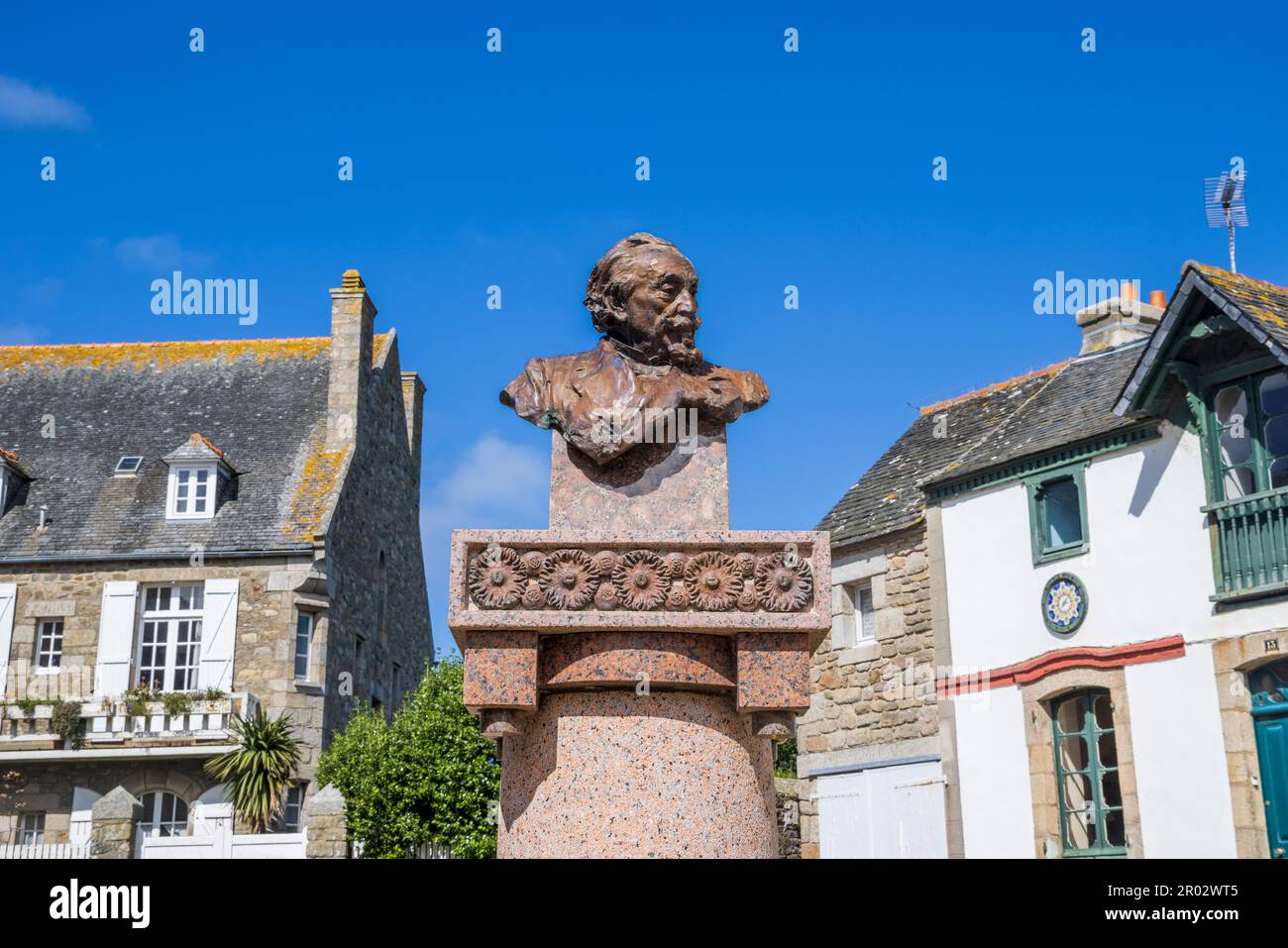 Statue d'Henri de Lacaze-Duthiers biologiste et fondateur de la Station Marine à Roscoff, Bretagne France Banque D'Images
