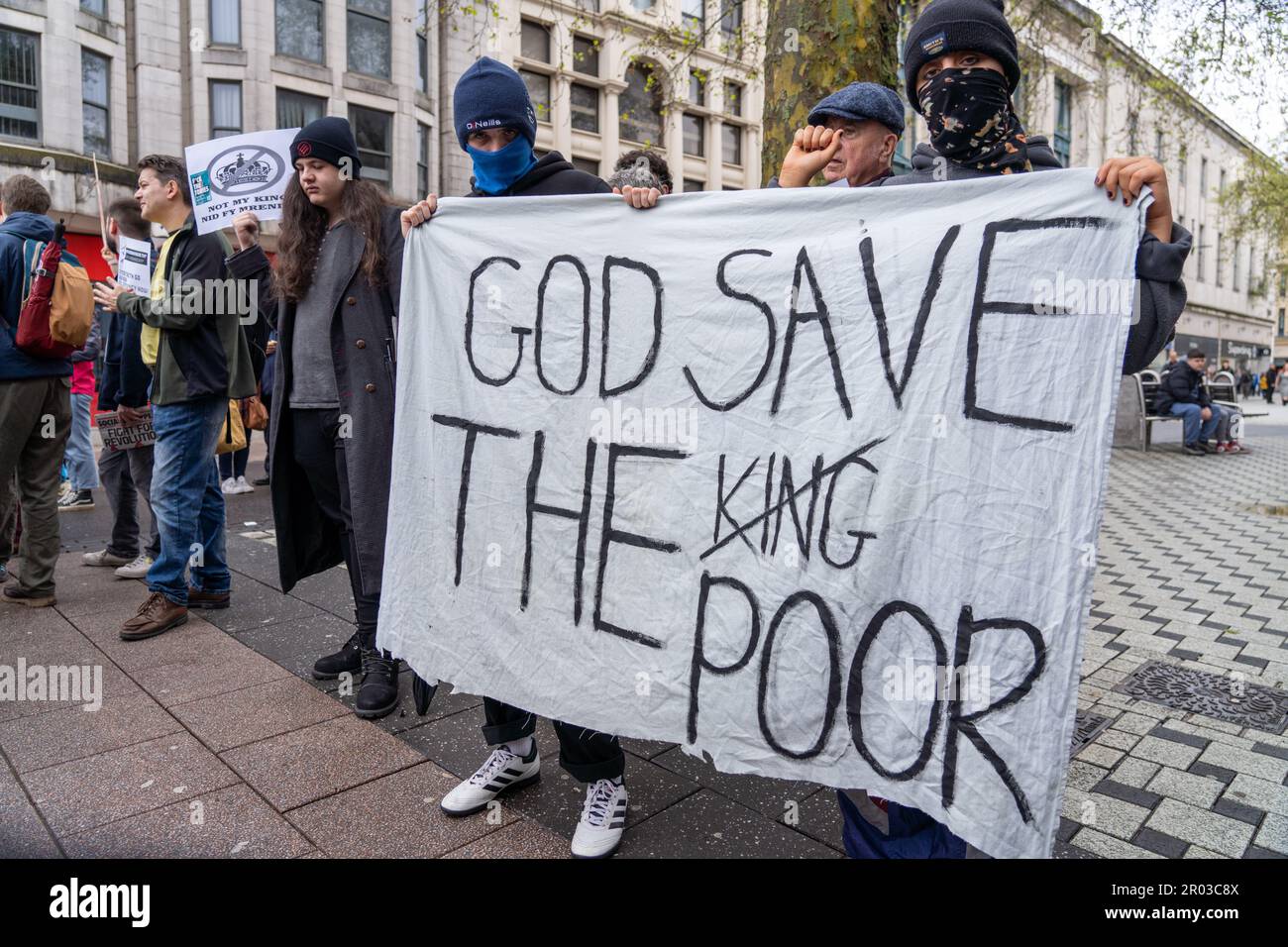 Cardiff, Cymru, pays de Galles, Royaume-Uni. 06th mai 2023. Pas mon Roi, des manifestants anti-monarchistes et pro-pays de Galles se rassemblent à Cardiff pendant le couronnement du Roi Charles III Crédit : Haydn Denman/Alamy Live News Banque D'Images
