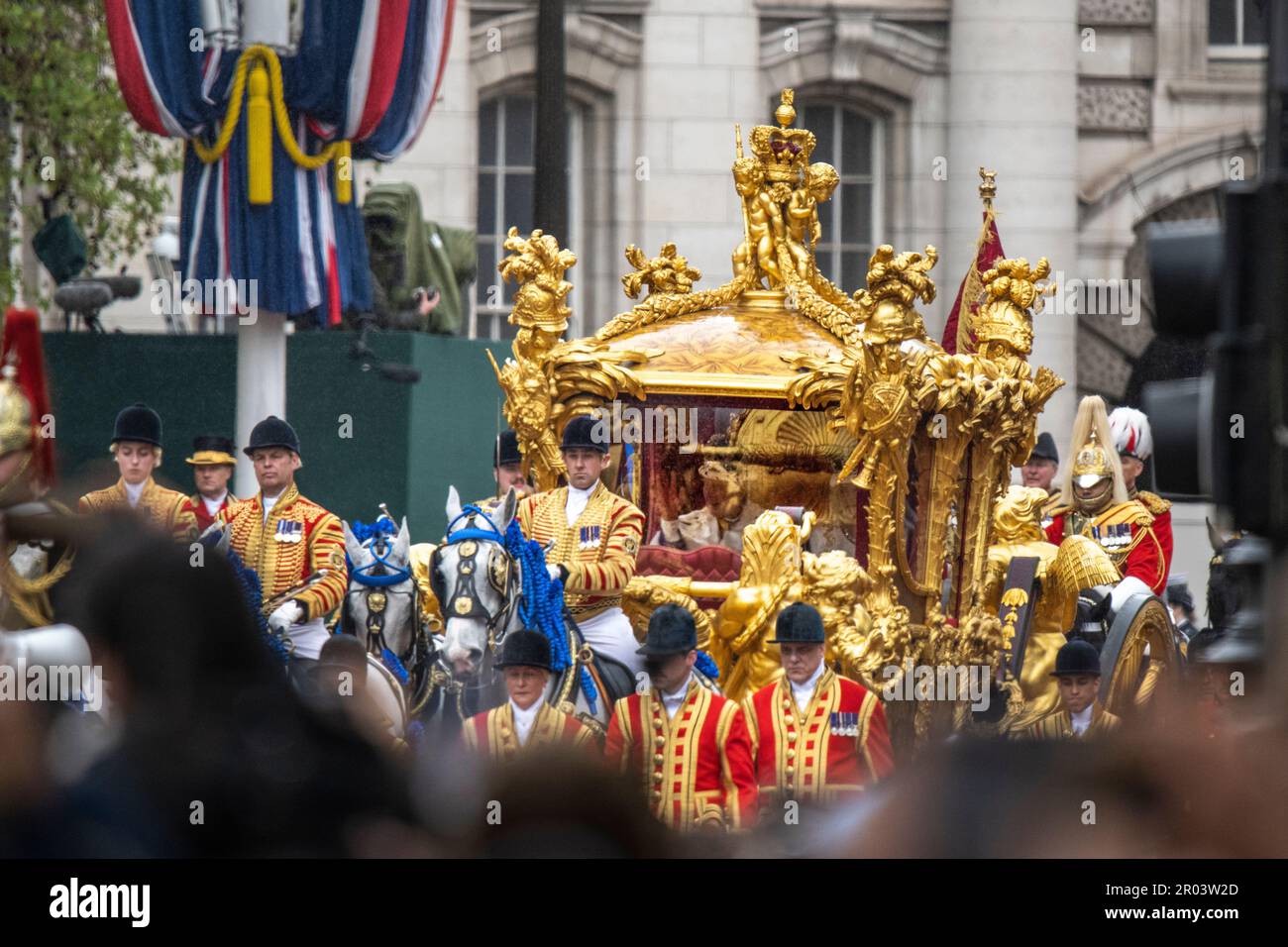Londres, Royaume-Uni. 06 mai 2023. Le couronnement du roi Charles III Des centaines de milliers de personnes ont bordé les rues de Londres pour assister à la première Coronation que la nation a vu en 70 ans. Credit: Benjamin Wareing/ Alamy Live News Banque D'Images
