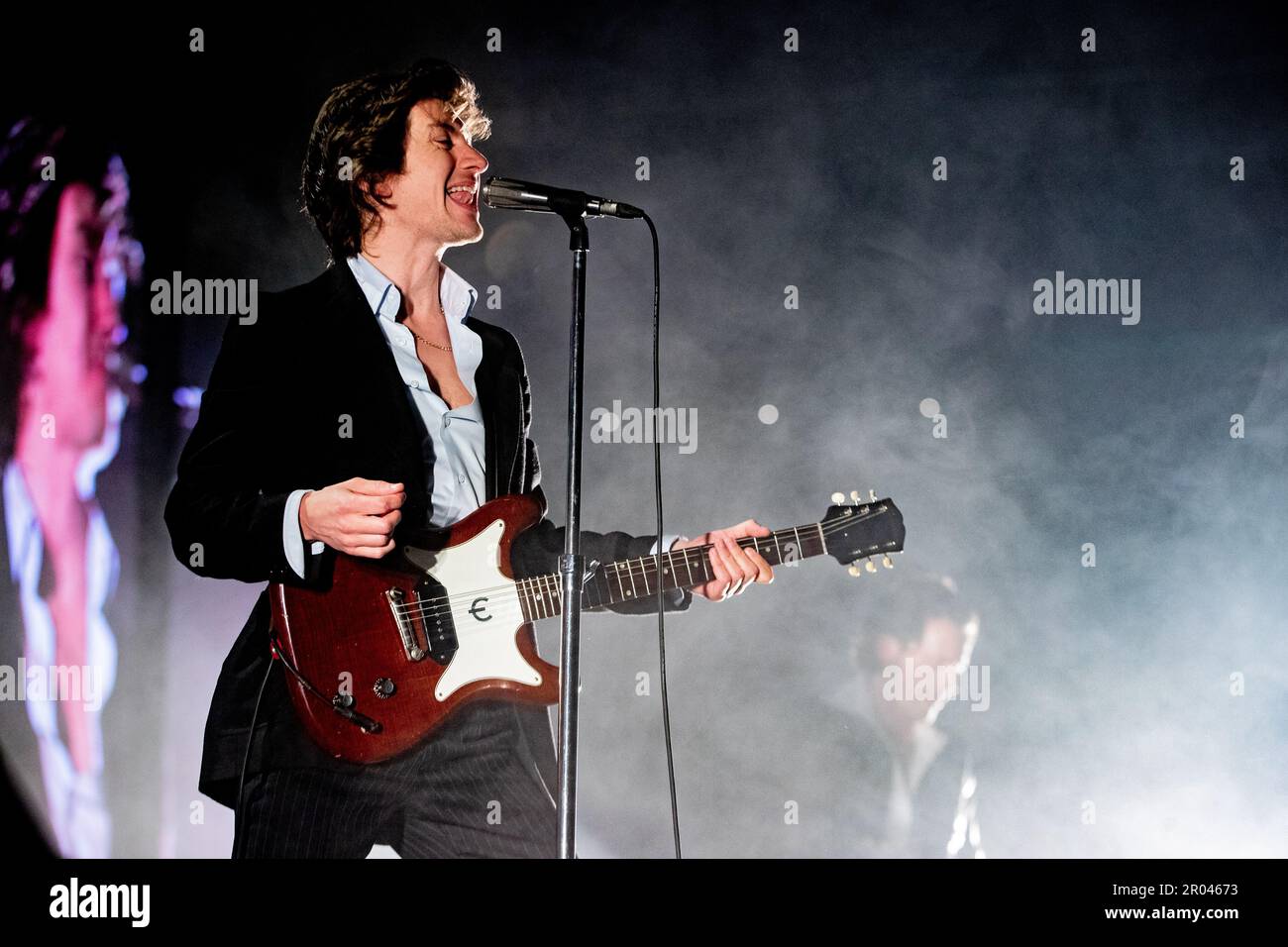 AMSTERDAM – le chanteur et guitariste Alex Turner du groupe rock Arctic Monkeys lors d'un concert au Ziggo Dome. La formation britannique donne deux représentations dans la salle de concert d'Amsterdam. ANP PAUL BERGEN pays-bas - belgique Banque D'Images