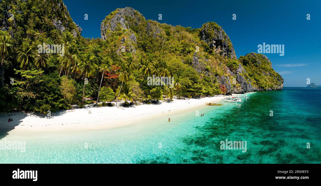 La plage d'Entalula est située sur l'île d'Entalula, près d'El Nido, Palawan, Philipines. Banque D'Images