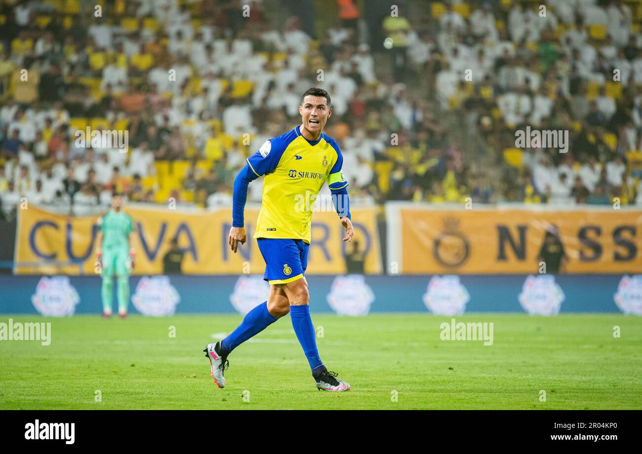 Cristiano Ronaldo du FC Al-Nassr se présente contre le FC Al-Raed lors de leur match de la Ligue saoudienne professionnelle 2023-24 de Roshn SAFF le jour 24 au stade Al-Awwal Park sur 29 avril 2023 à Riyad, en Arabie Saoudite. Photo de Victor Fraile / Power Sport Images Banque D'Images