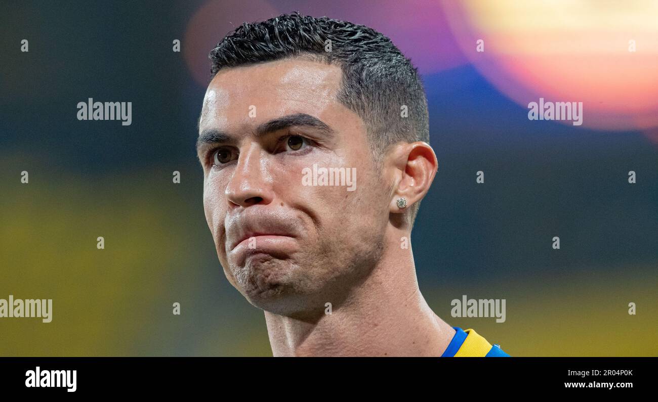 Cristiano Ronaldo du FC Al-Nassr se présente contre le FC Al-Raed lors de leur match de la Ligue saoudienne professionnelle 2023-24 de Roshn SAFF le jour 24 au stade Al-Awwal Park sur 29 avril 2023 à Riyad, en Arabie Saoudite. Photo de Victor Fraile / Power Sport Images Banque D'Images