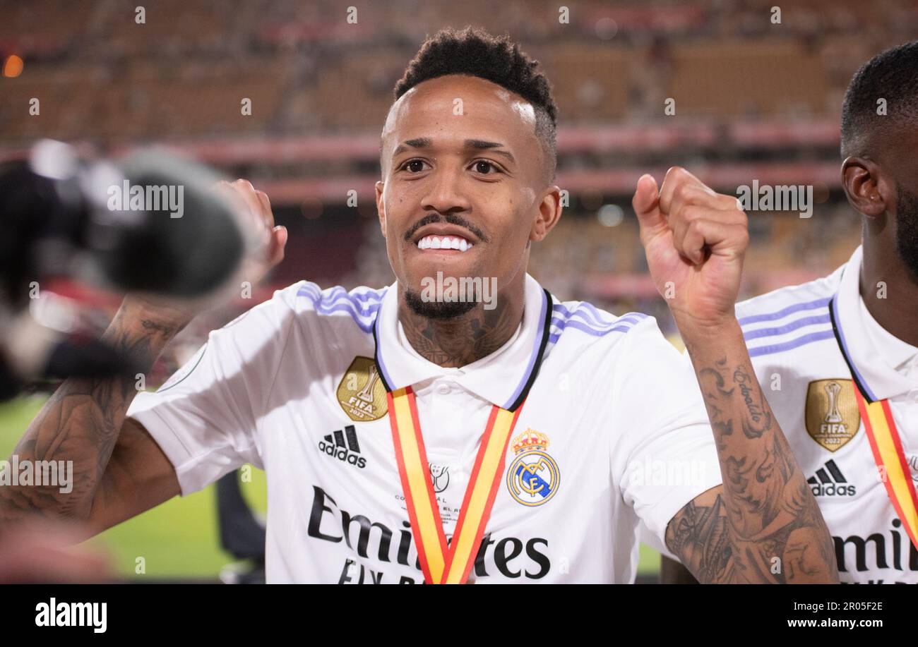 Télécharger 4k, logo du real madrid, club de football espagnol, drapeau