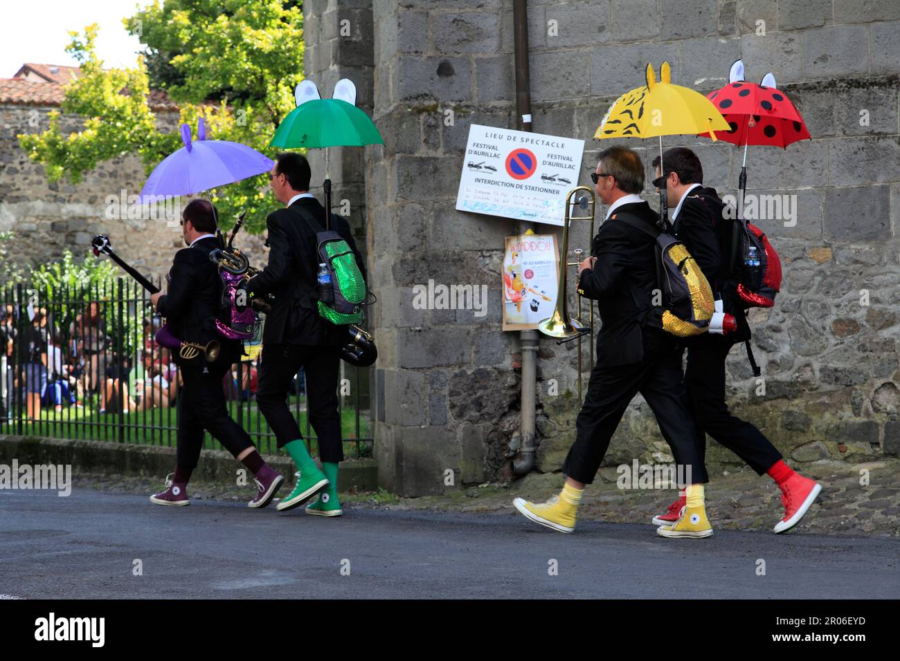 Festival de théâtre de rue. Flâner dans la rue. Aurillac, Cantal, France Banque D'Images