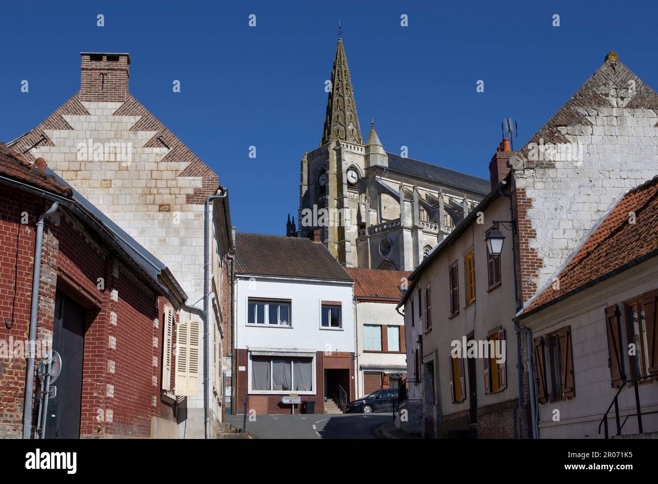 Vue Sur L glise De Saint Laurent Jean Baptiste Et La Route Principale Vue Sur L glise De Saint Laurent Jean Baptiste Et La Route Principale