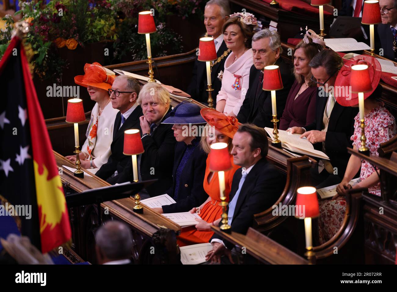 (De gauche à droite) les anciens premiers ministres Sir Tony Blair, Gordon Brown, David Cameron, Theresa May, Boris Johnson et Liz Truss avec leurs partenaires avant le couronnement du roi Charles III et de la reine Camilla à l'abbaye de Westminster, Londres. Date de la photo: Samedi 6 mai 2023. Banque D'Images