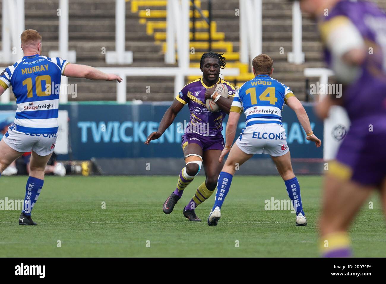 Newcastle, Royaume-Uni. 21st avril 2023. Gideon Boafo de Newcastle Thunder court de la défense pendant le match DE championnat DE BETFRED entre Newcastle Thunder et Halifax Panthers à Kingston Park, Newcastle, le dimanche 7th mai 2023. (Photo : Chris Lishman | MI News) Credit : MI News & Sport /Alay Live News Banque D'Images