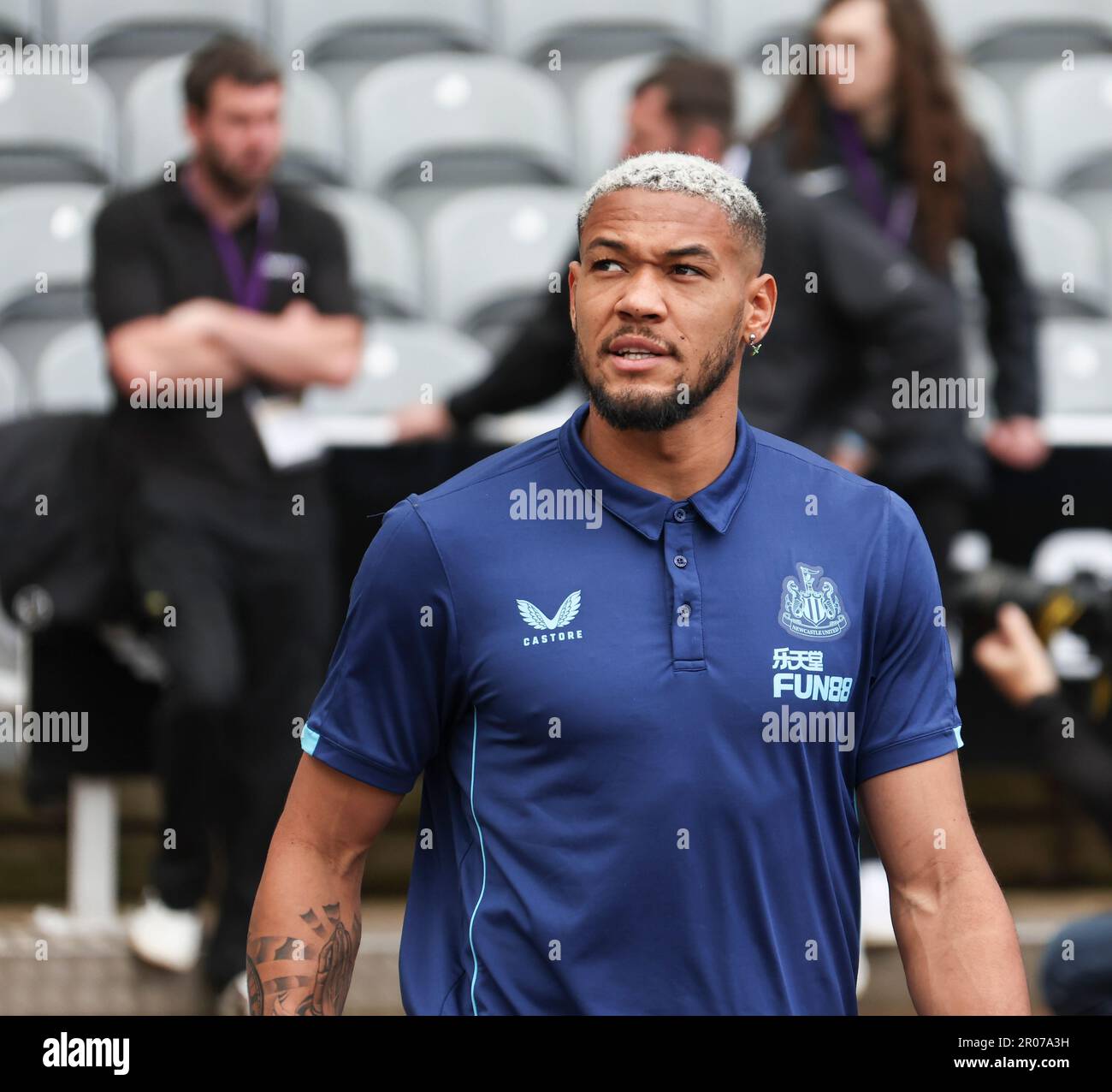 Newcastle, Royaume-Uni. 07th mai 2023. 7th mai 2023 ; St James' Park, Newcastle, Angleterre : Premier League football, Newcastle United versus Arsenal ; Newcastle United's Joelinton arrive au St James' Park Credit: Action plus Sports Images/Alay Live News Banque D'Images