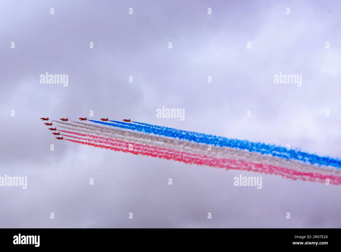 Flèches rouges, Londres, 6 mai 2023. Les flèches rouges survolent la ville de Londres pour commémorer le couronnement du roi Charles III qui a été couronné roi O. Banque D'Images