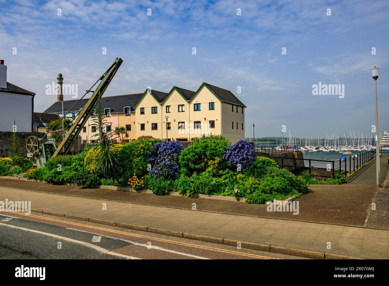 Maison colorée en bord de mer à Freeman's Wharf à Plymouth, Devon, Angleterre, Royaume-Uni Banque D'Images