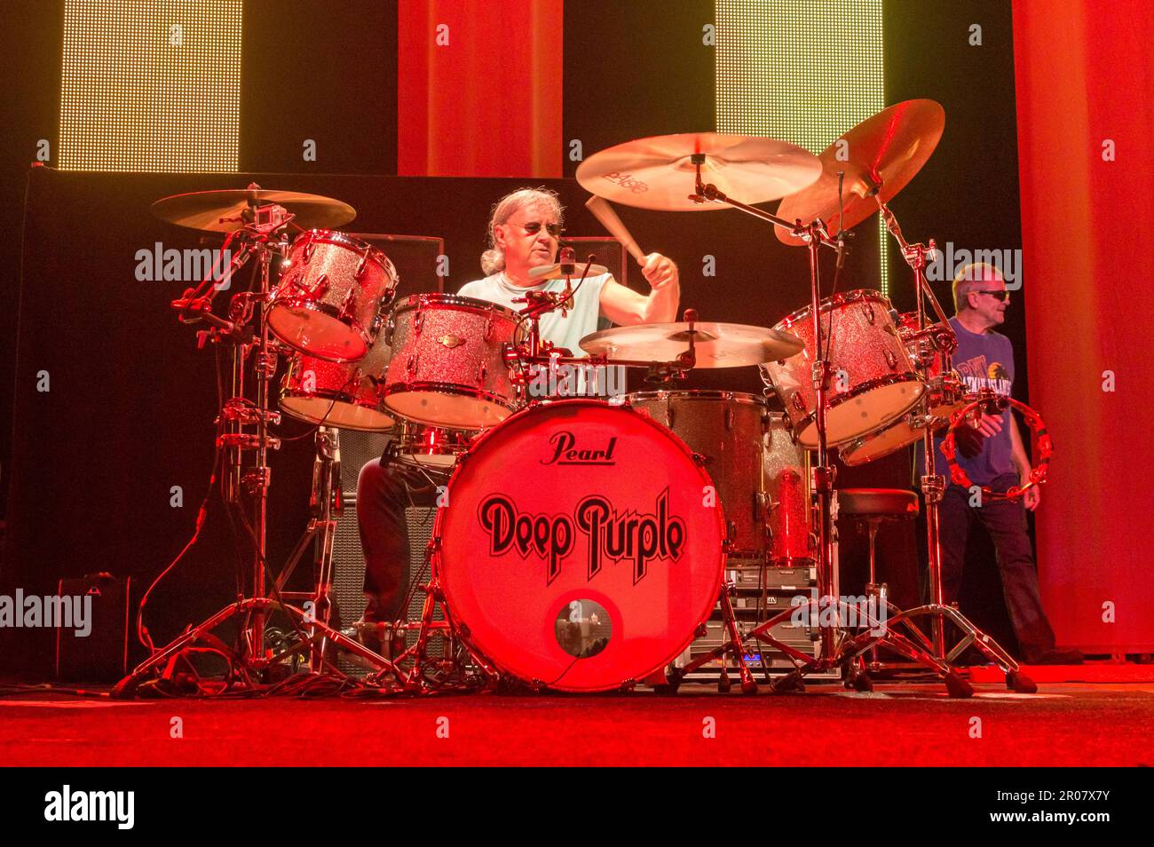 Costa Mesa, Californie, 6 août 2014 : le batteur Ian Paice se produit avec Deep Purple à l'amphithéâtre Pacific, dans le sud de la Californie. Banque D'Images