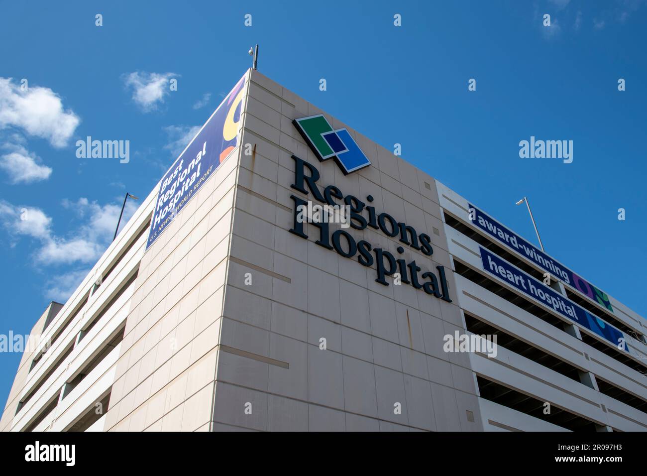 St. Paul, Minnesota. En plus des nombreuses bourses régions hôpital est nommé 2022-23 meilleur hôpital régional par les États-Unis News & World Report et une récompense Banque D'Images