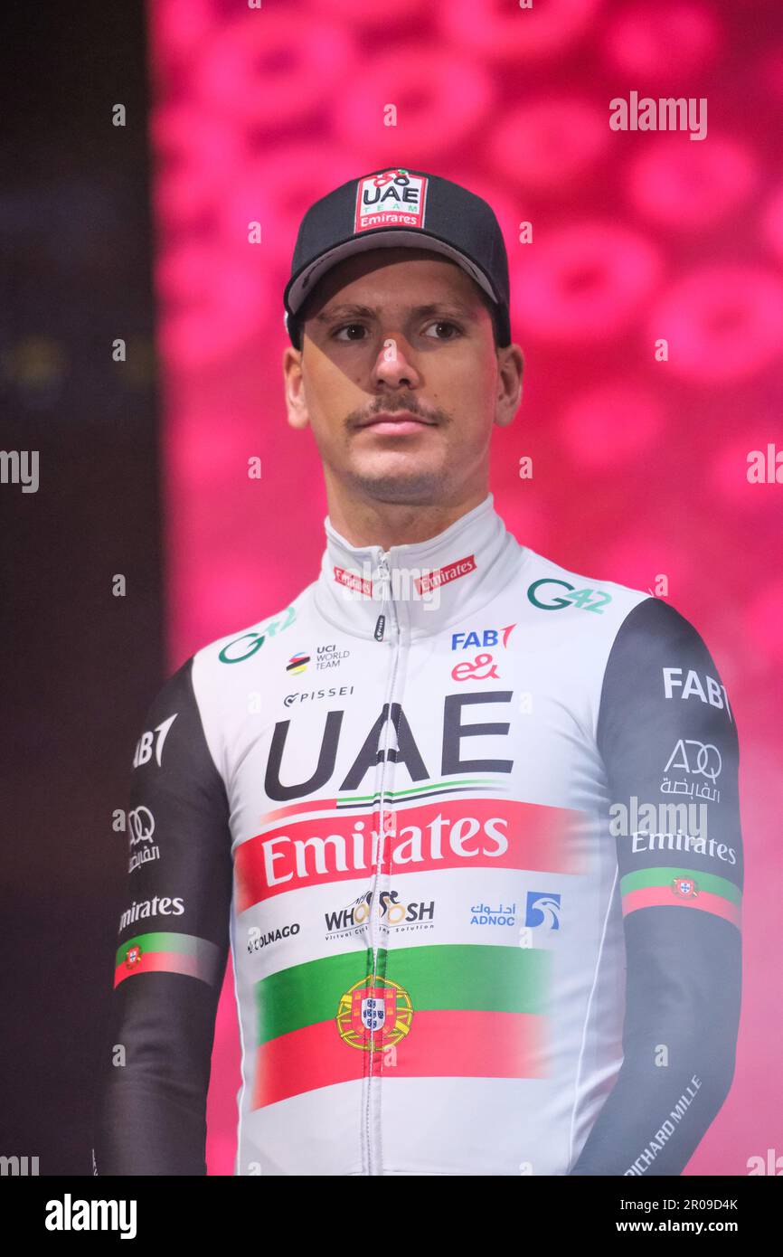 João Pedro Gonçalves Almeida de Portugais - eau équipe Emirates vu pendant le 106th Giro d'Italia 2023. La cérémonie ouverte de la présentation de l'équipe pour 106th Giro d'Italia 2023, à Pescara - Italie Banque D'Images