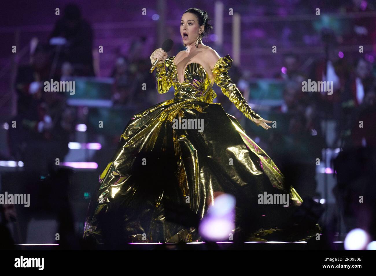 Katy Perry se produit au Coronation concert qui a eu lieu sur le ...