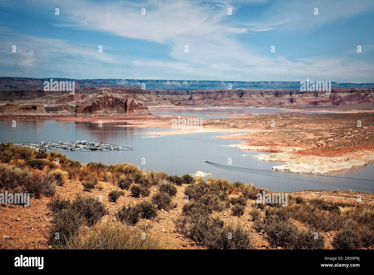 Wahweap Marina se trouve à l'extrémité ouest du lac Powell, à la frontière de l'Utah et de l'Arizona, près de page, en Arizona. Photo vers 2016. Banque D'Images