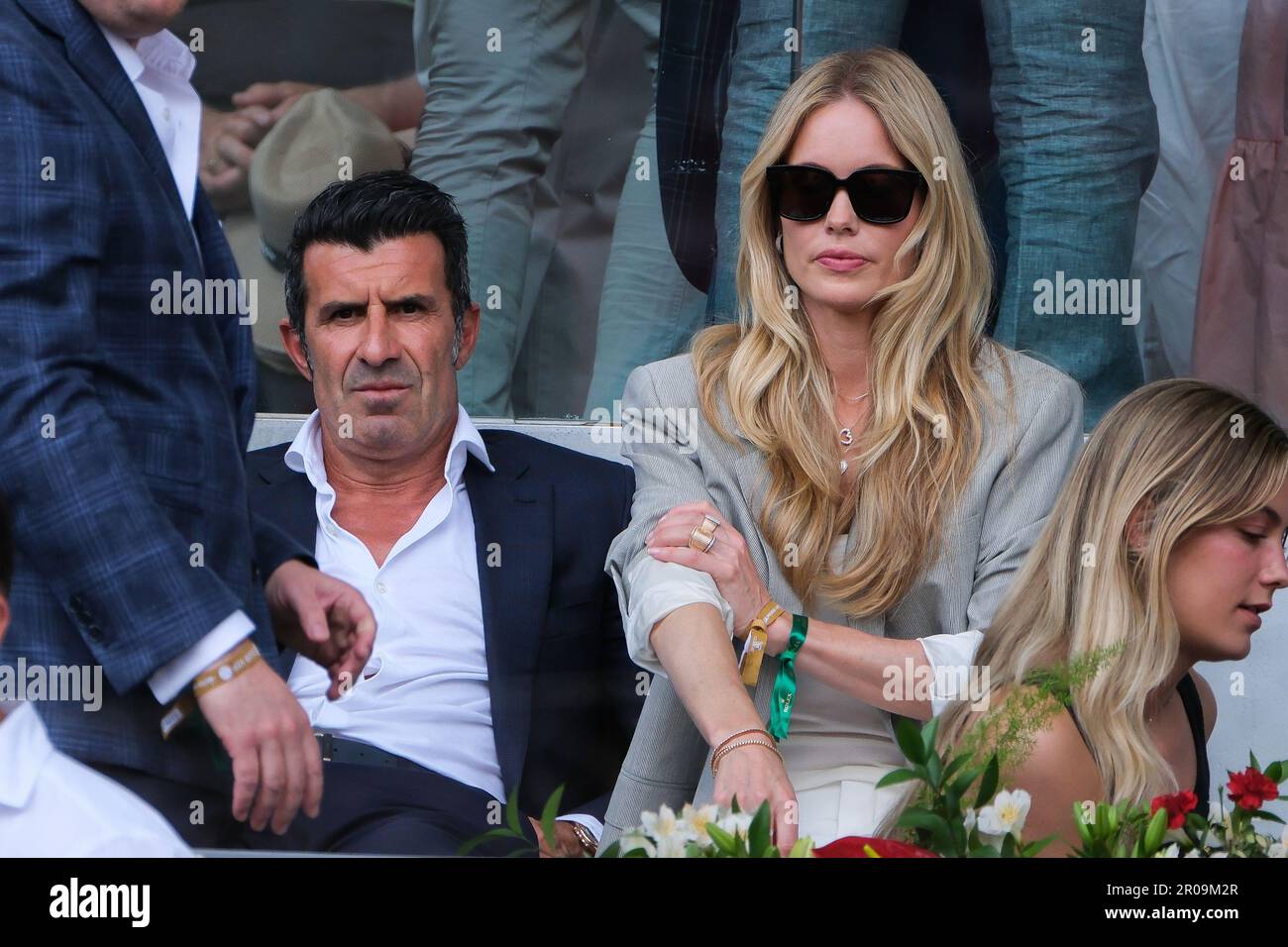 Madrid, Espagne. 07th mai 2023. Luis Figo son épouse Helen Svedin assiste au match final des célibataires hommes entre Carlos Alcaraz d'Espagne et Jan-Lennard Struff d'Allemagne pendant l'ouverture de Mutua Madrid à la Caja Magica à Madrid. (Photo par Atilano Garcia/SOPA Images/Sipa USA) crédit: SIPA USA/Alay Live News Banque D'Images