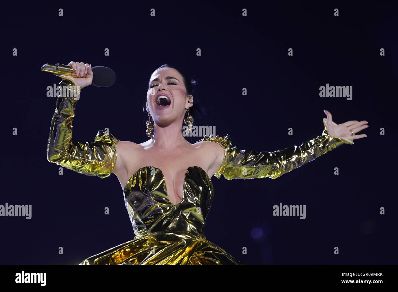 Katy Perry se produit au Coronation concert qui a eu lieu sur le ...
