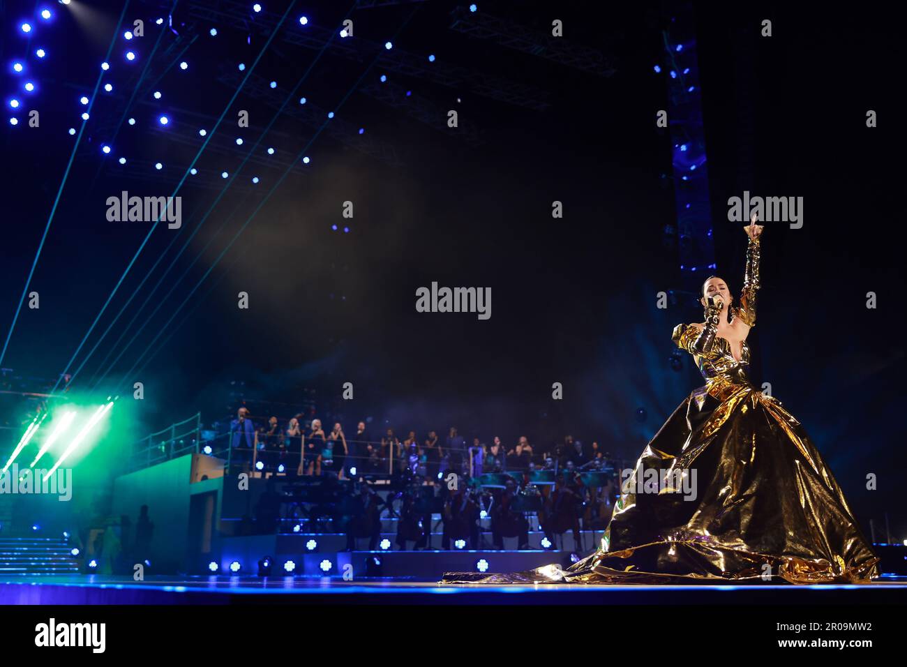 Katy Perry se produit au Coronation concert qui a eu lieu sur le ...