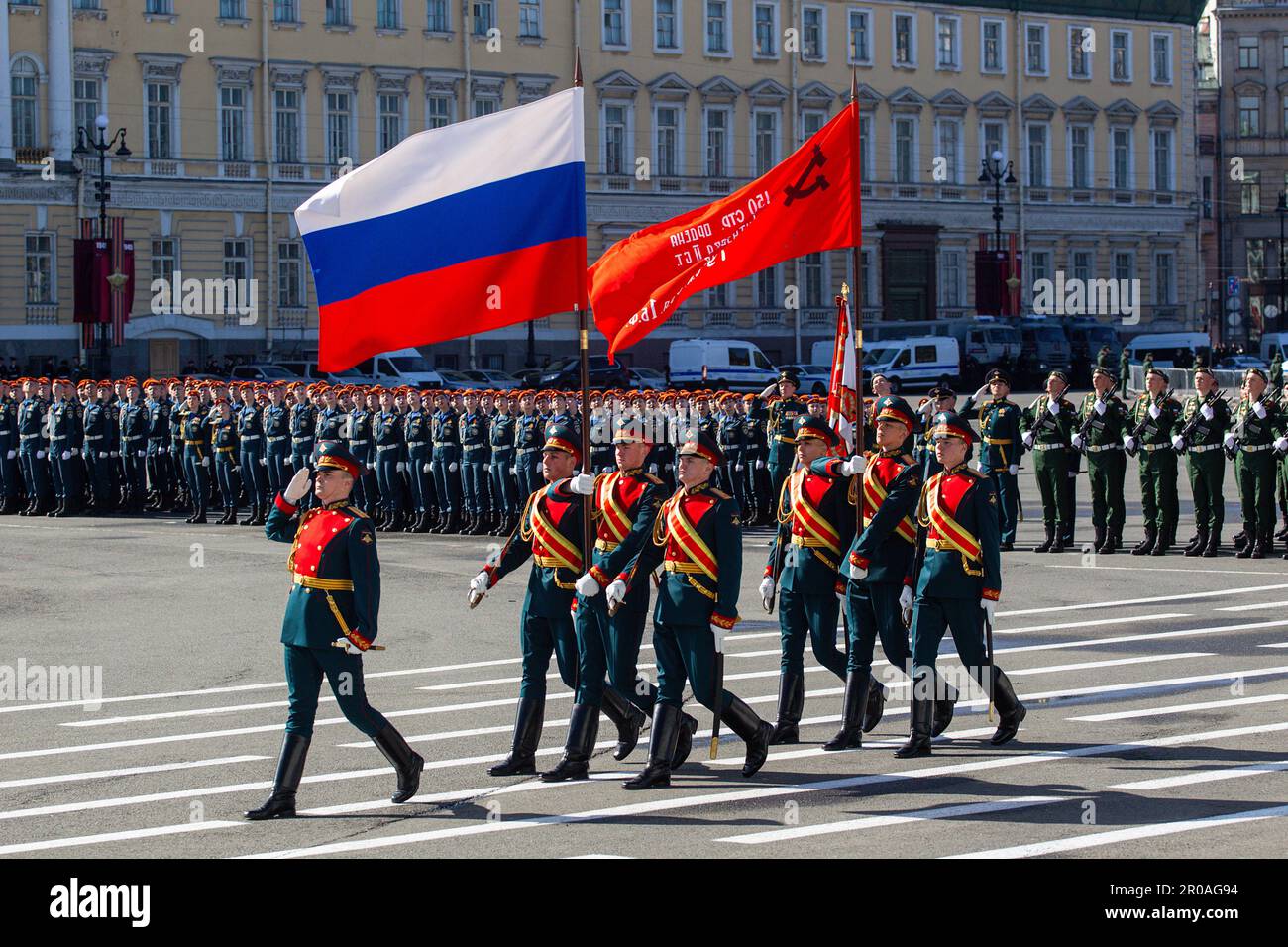 St. Petersbourg, Russie. 07th mai 2023. Des militaires russes vus pendant la répétition de la parade du jour de la victoire sur la place du Palais. La Russie célébrera le 78th anniversaire de la victoire complète et finale de la Grande guerre patriotique contre l'Allemagne nazie. Le jour de la victoire sera célébré dans de nombreuses villes du pays sur 9 mai, les principales seront Saint Pétersbourg et Moscou. (Photo par Artem Priakhin/SOPA Images/Sipa USA) crédit: SIPA USA/Alay Live News Banque D'Images