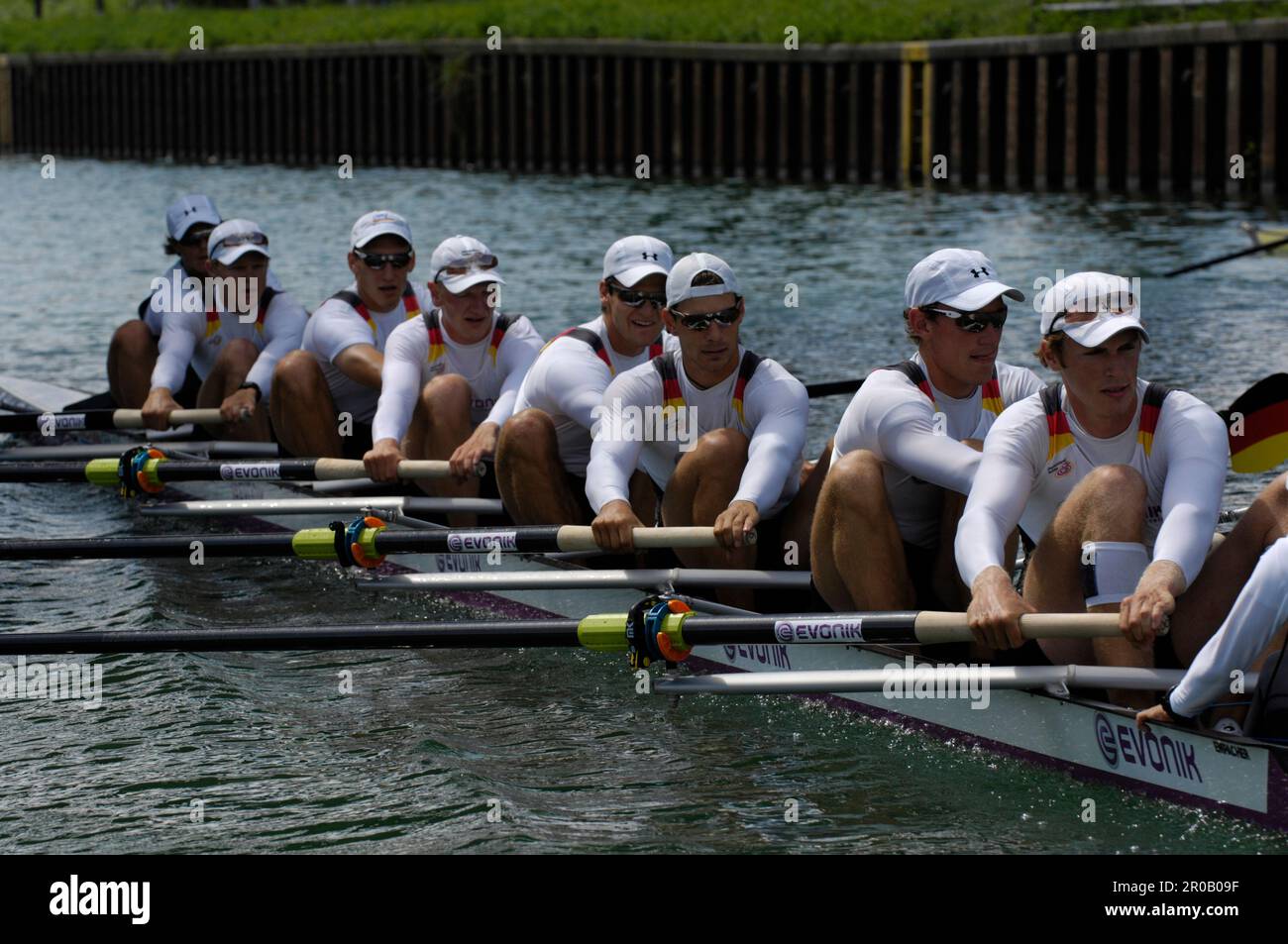 Matthias Flach (Schlagmann), Florian Mennigen, Jochen Urban, Andreas Penkner, Florian Eichner, Philipp Naruhn, Kristof Wilke, Sebastian Schmidt die neuen Crew des Deutschlandachters beim Training auf dem Dortmund EMS Kanal Banque D'Images