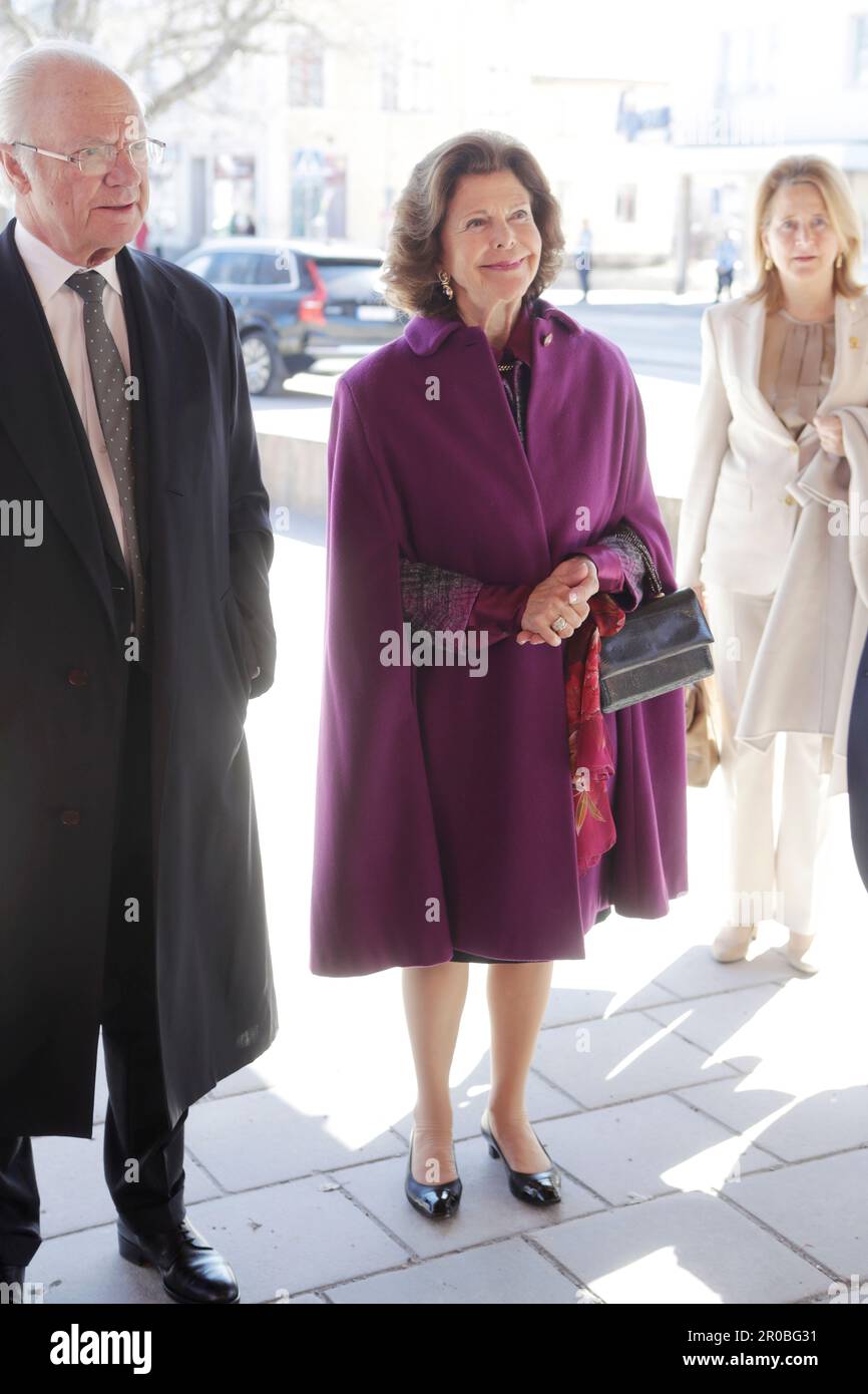 Le roi de Suède Carl XVI Gustaf et la reine Silvia lors de la visite royale à Härnösand dans le comté de Västernorrland, en Suède, sur 8 mai 2023, pour marquer HM le Ki Banque D'Images