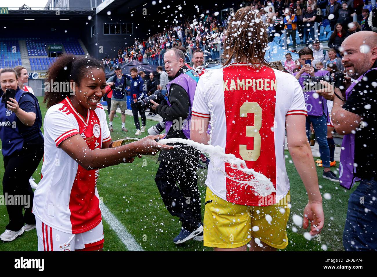 07-05-2023: Sport: PEC contre Ajax (femmes) ZWOLLE, PAYS-BAS - MAI 7: Ashleigh Weerden (AFC Ajax) et Lize Kop (AFC Ajax) pendant le match Néerlandais Azerion Banque D'Images